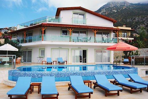 Antalya Kaş'ta lüks havuzlu yazlık villa