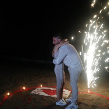Antalya Kumsal'da Sürpriz Evlilik Teklifi