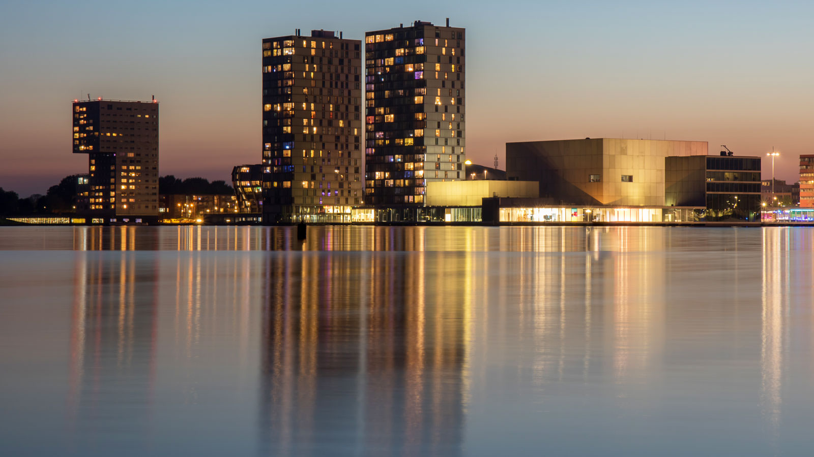 Almere'deki Türk Firmaları