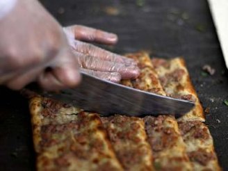 Ahmet Usta | Nevşehir Etli Ekmek - Bıçak Arası Testi Kebabı